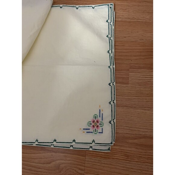 Bundle of 6 Vintage Cocktail Napkins Hand-Embroidered Vintage Napkin Set - Picture 3 of 4